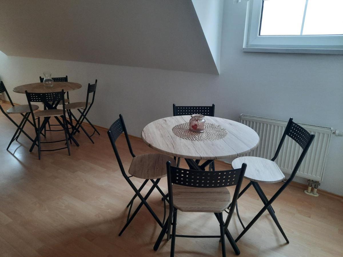Apartman Chiarita Nemšová Kültér fotó