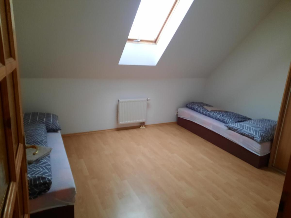 Apartman Chiarita Nemšová Kültér fotó